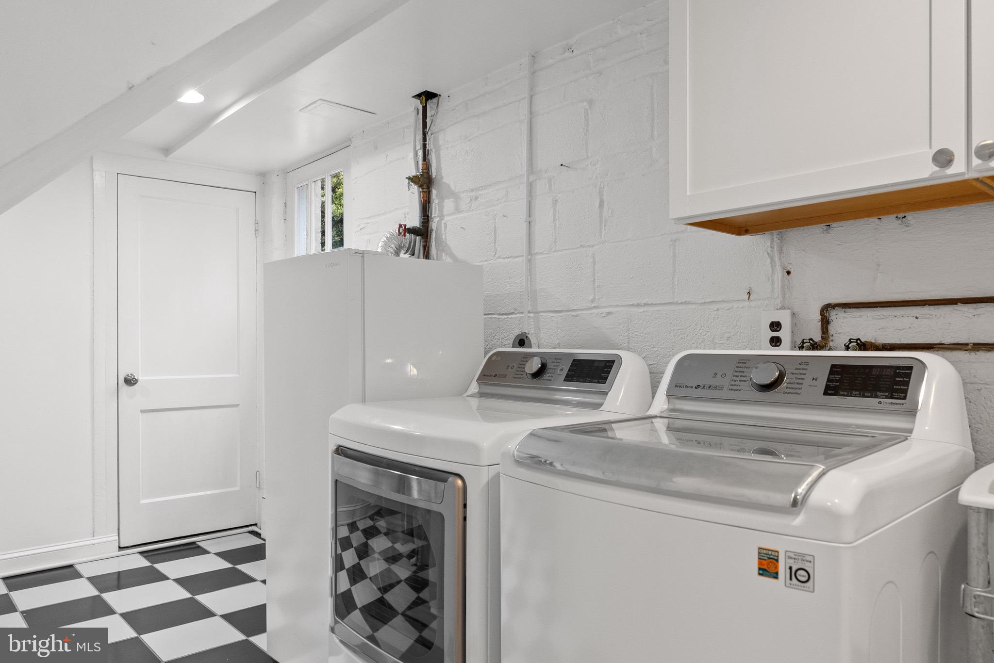 7911 BAINBRIDGE ROAD