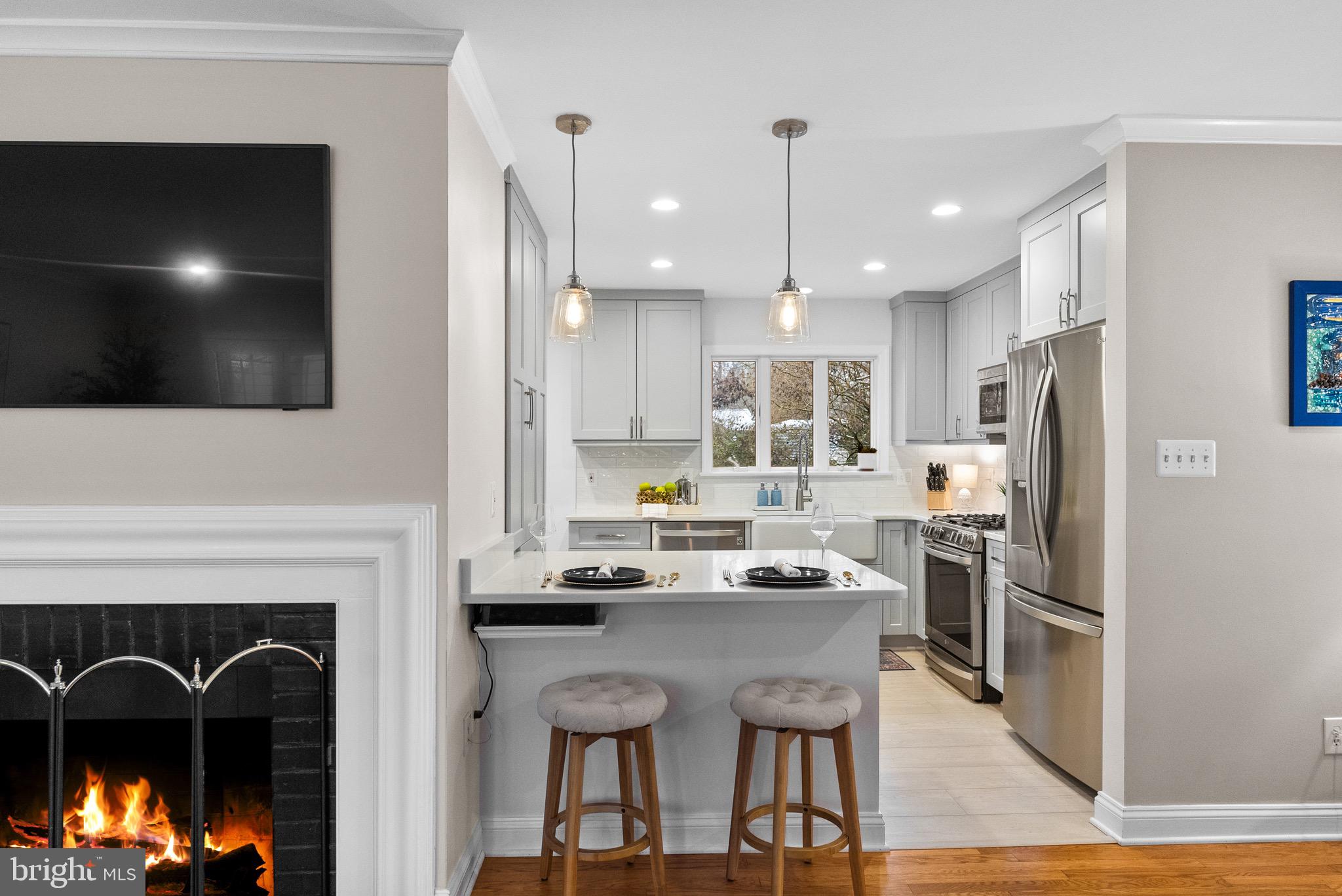 7911 BAINBRIDGE ROAD