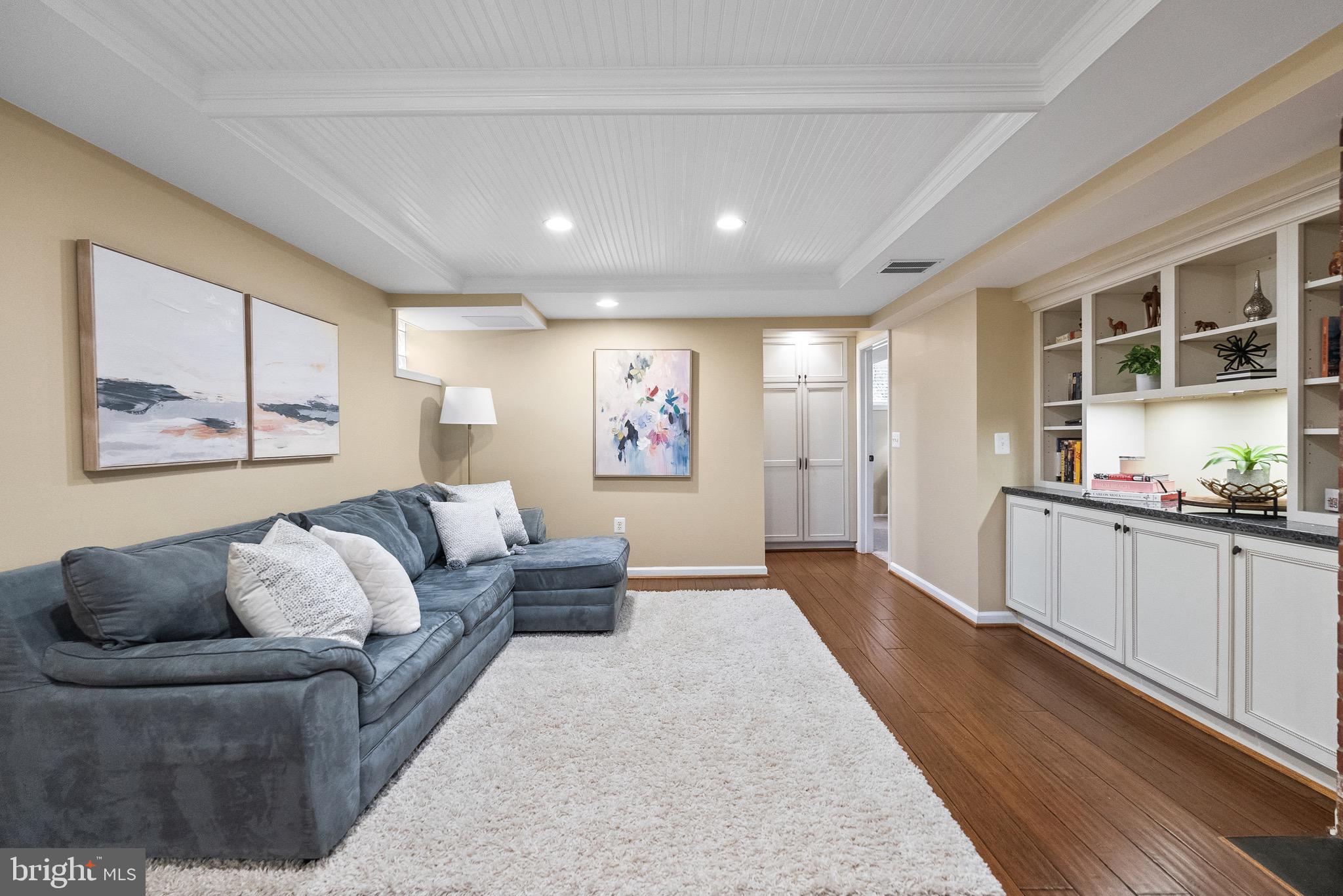 7911 BAINBRIDGE ROAD