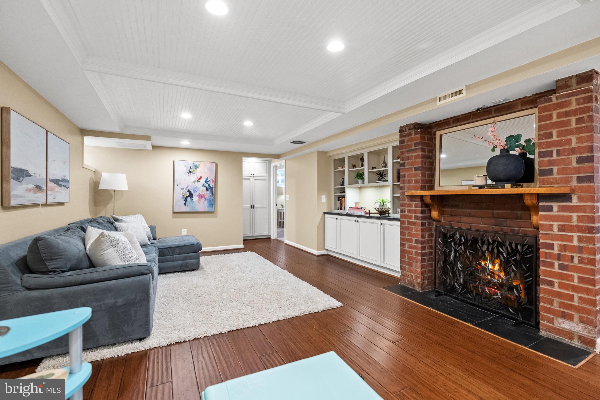 7911 BAINBRIDGE ROAD