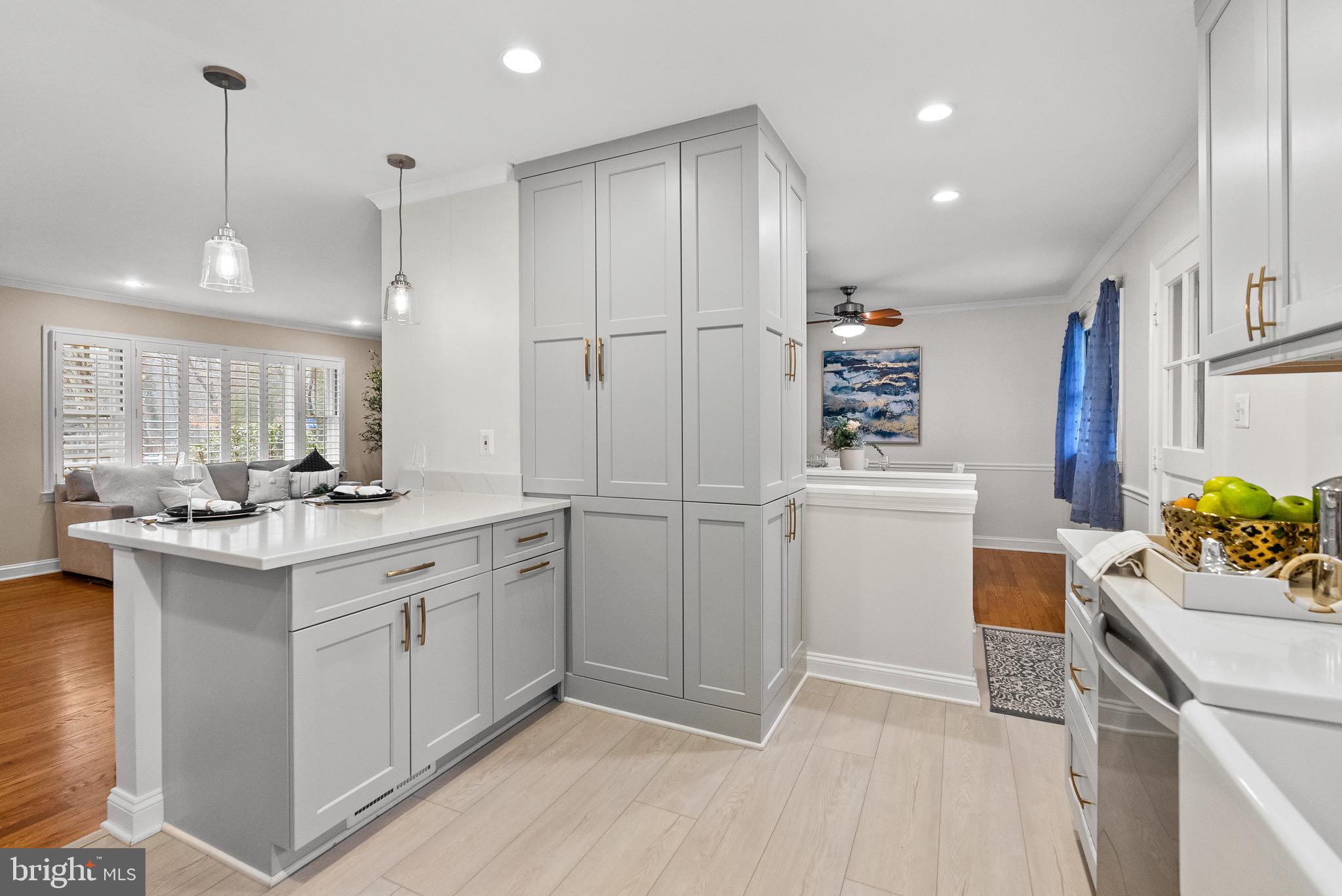 7911 BAINBRIDGE ROAD