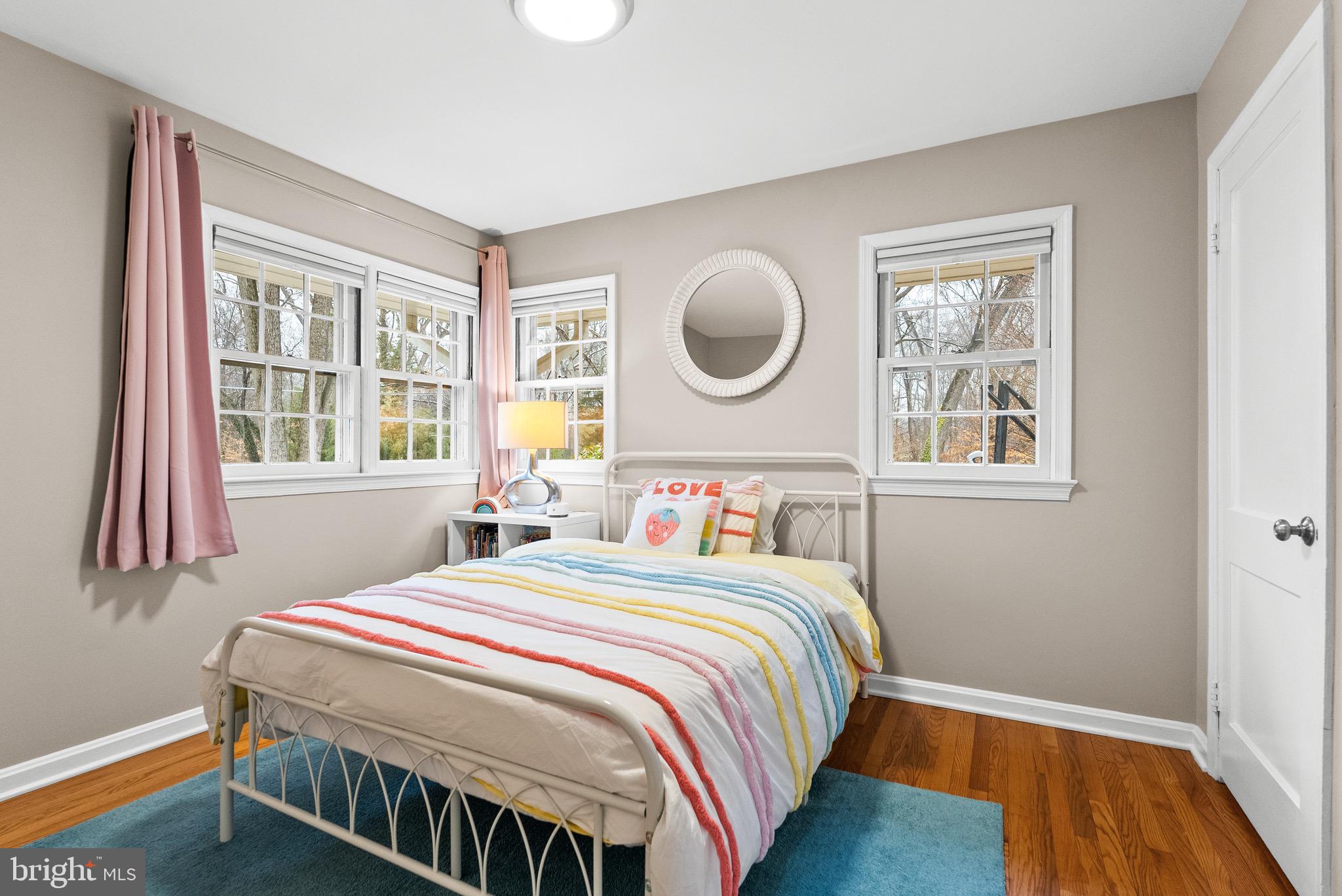 7911 BAINBRIDGE ROAD