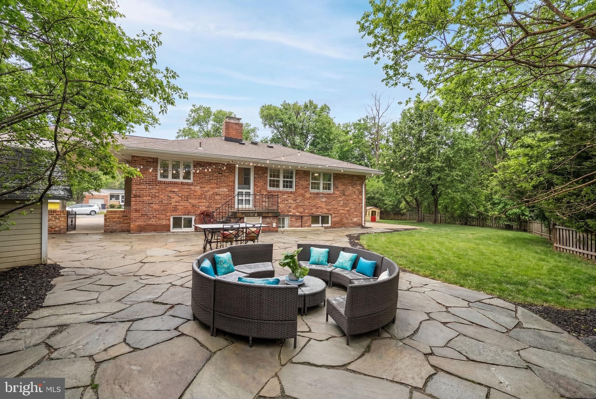 7911 BAINBRIDGE ROAD