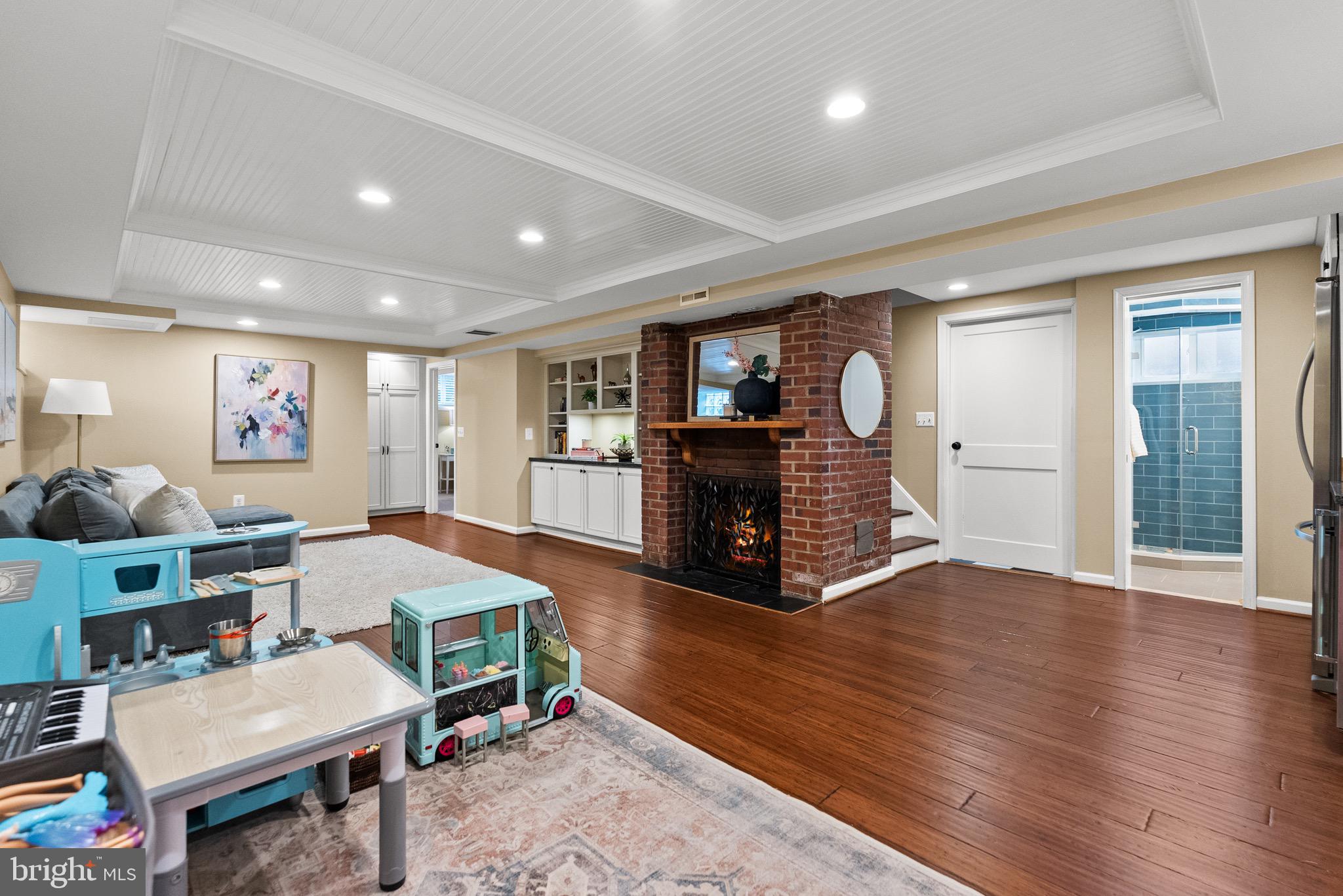 7911 BAINBRIDGE ROAD