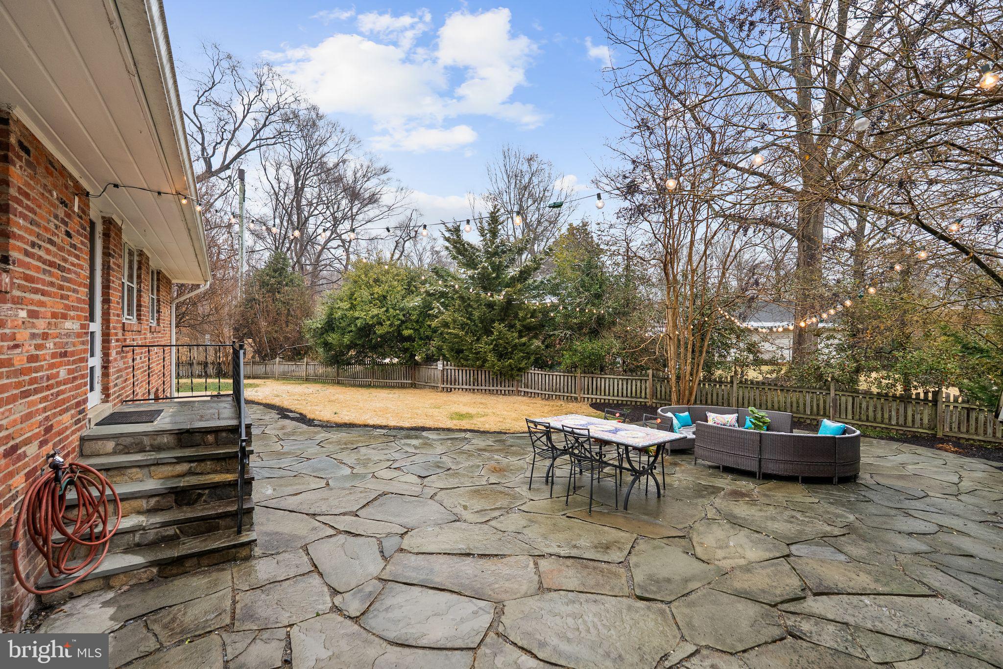 7911 BAINBRIDGE ROAD