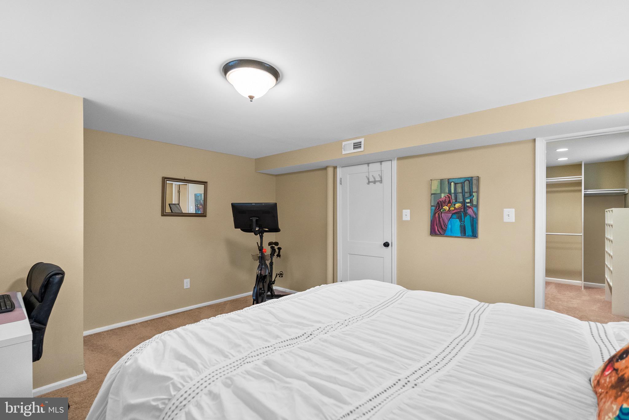 7911 BAINBRIDGE ROAD