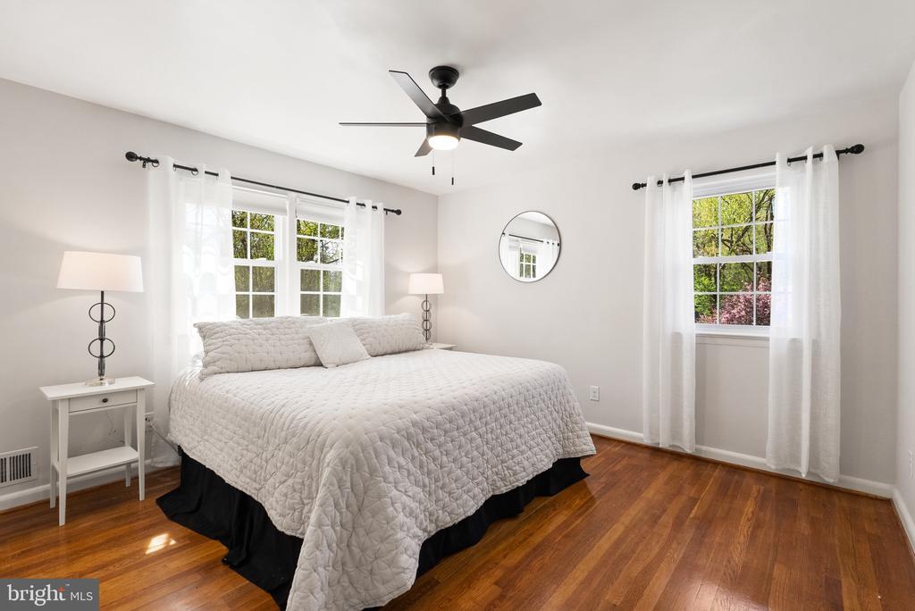 1907 SHANNON COURT