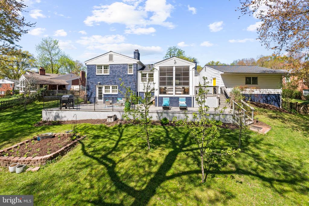 1907 SHANNON COURT