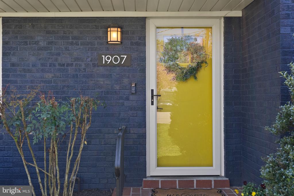 1907 SHANNON COURT