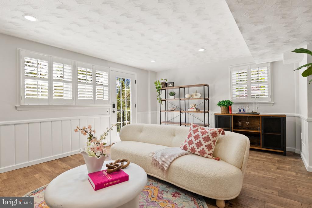 1907 SHANNON COURT