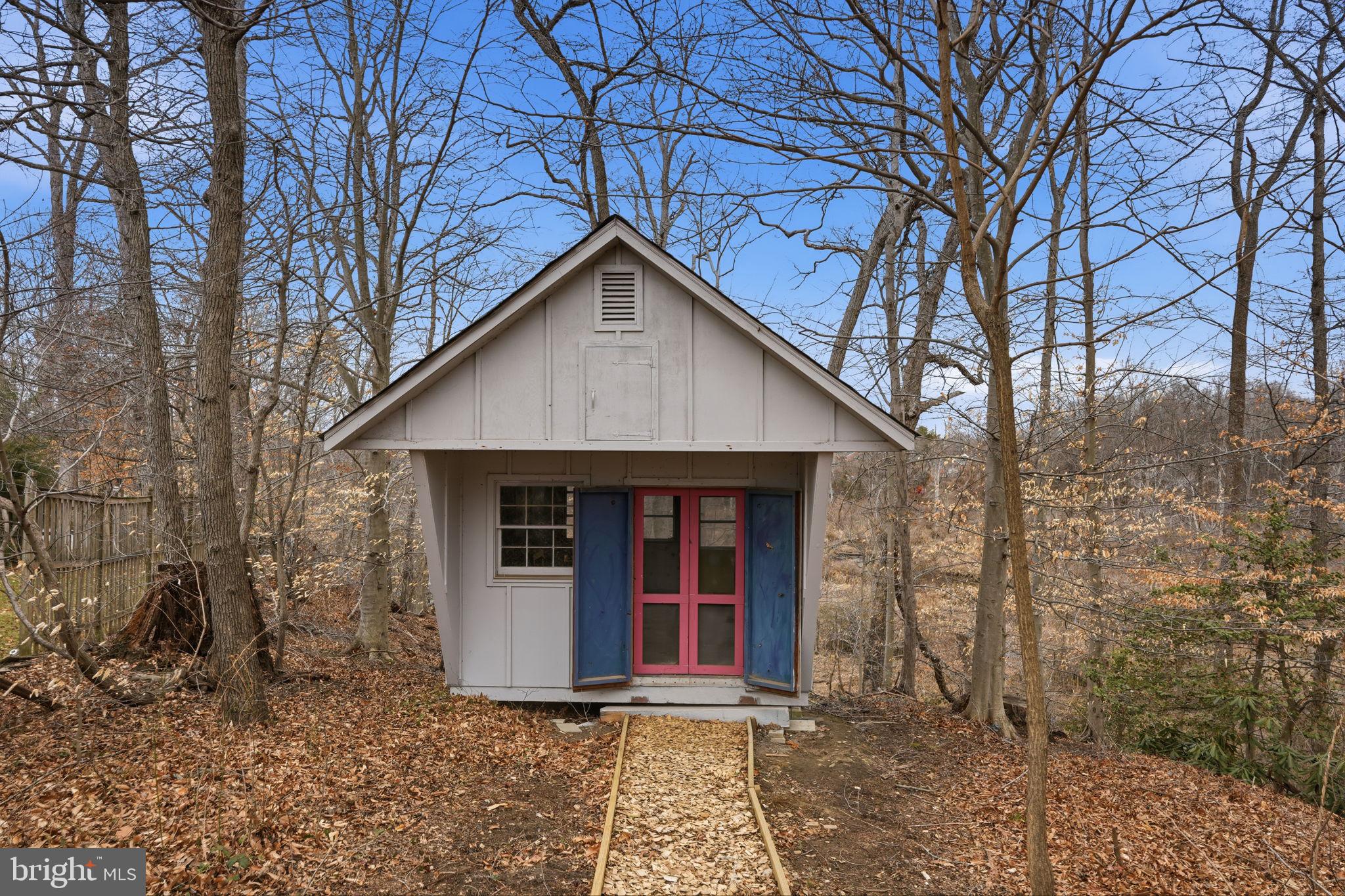 2408 WILLIAM AND MARY DRIVE