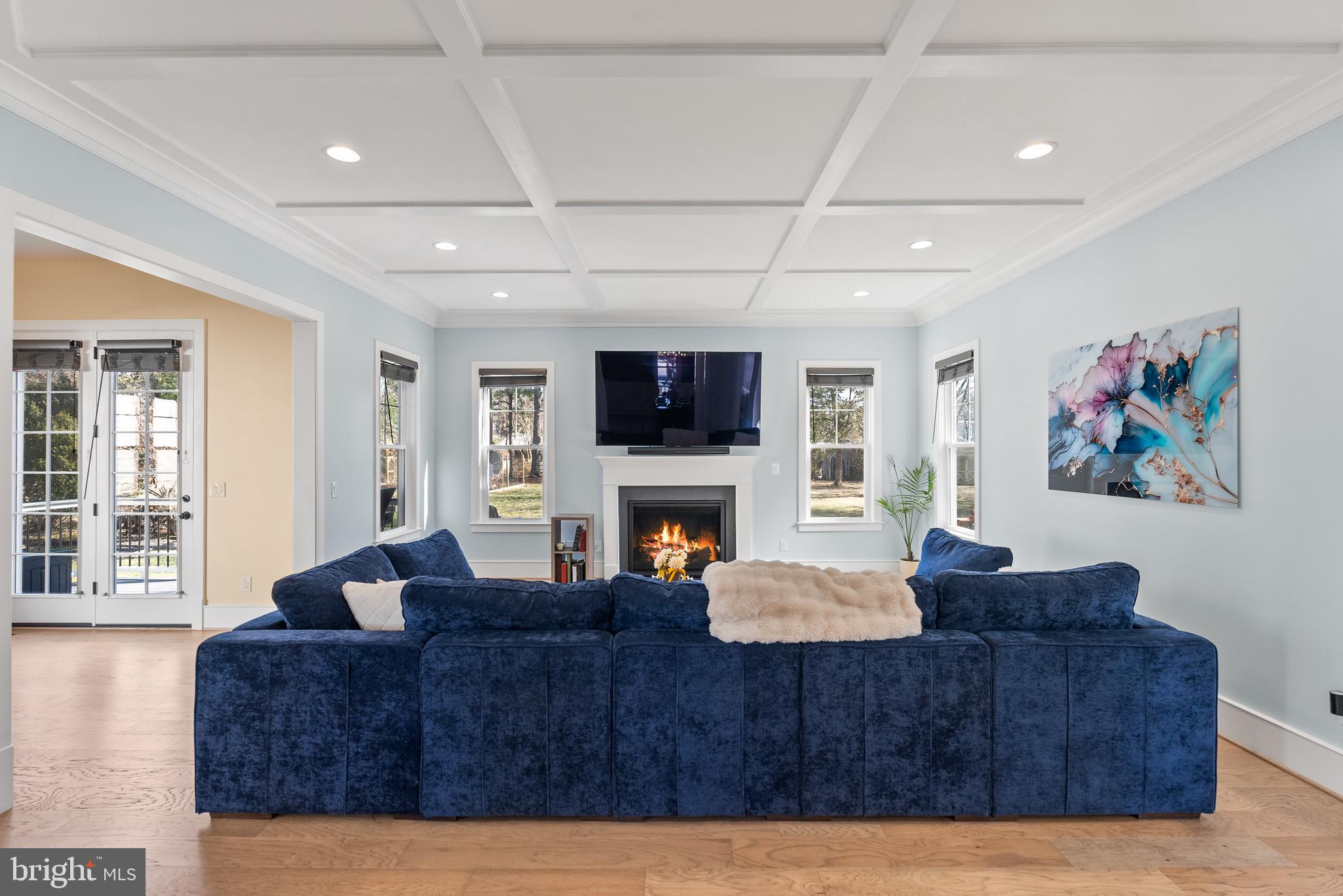 8633 FORT HUNT ROAD