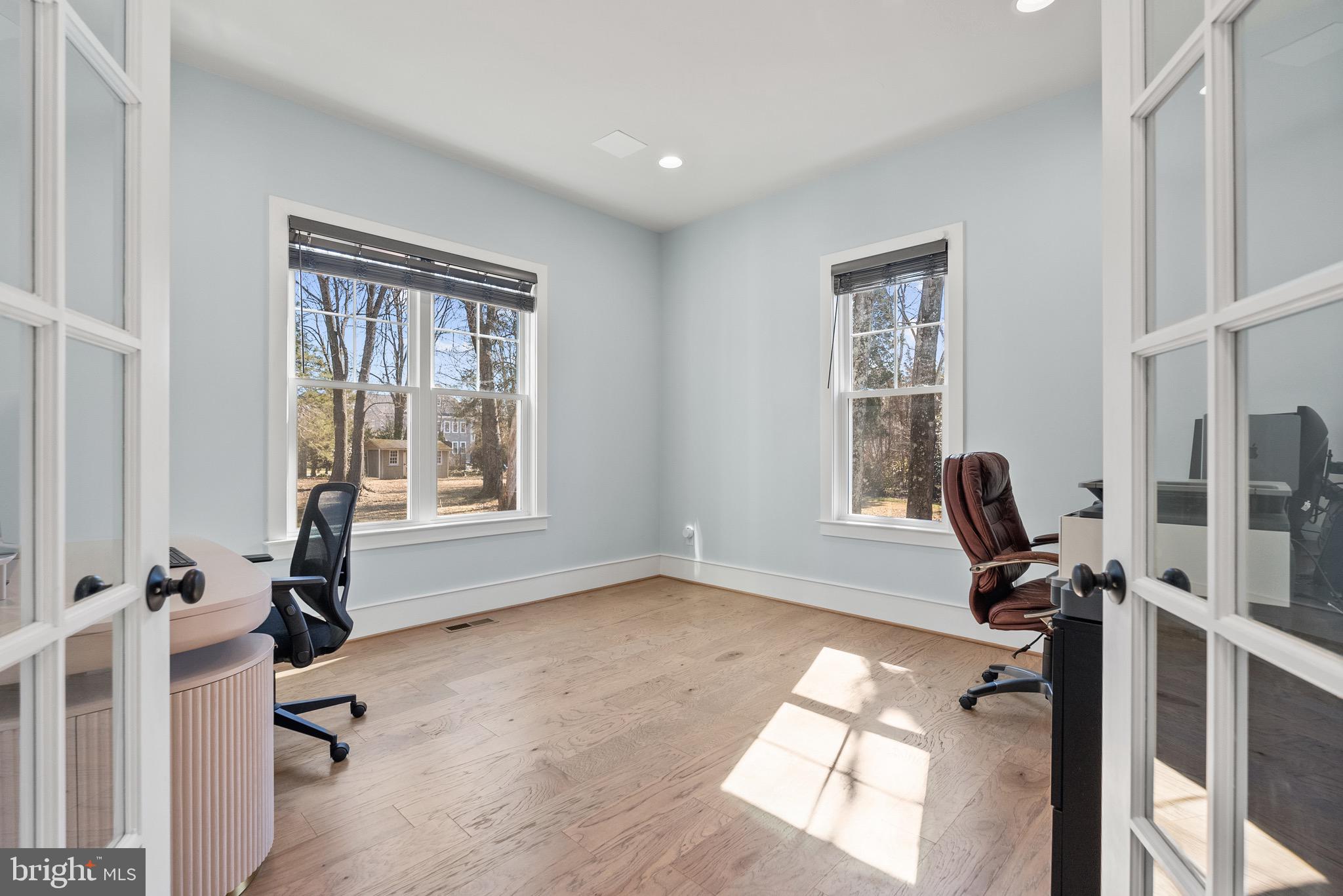 8633 FORT HUNT ROAD