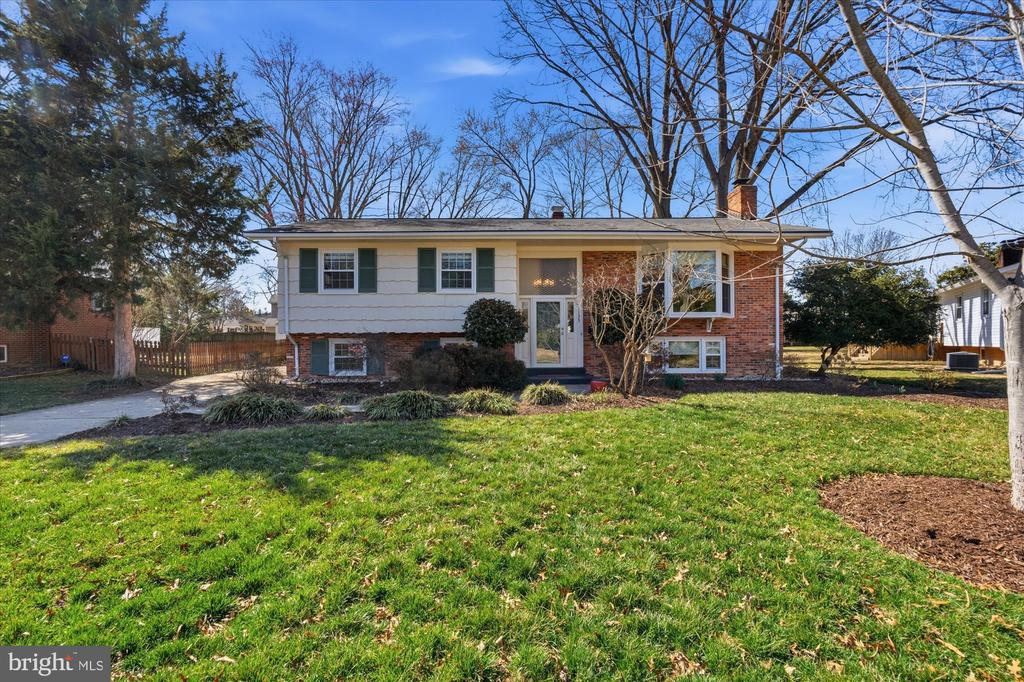 1133 ANESBURY LANE