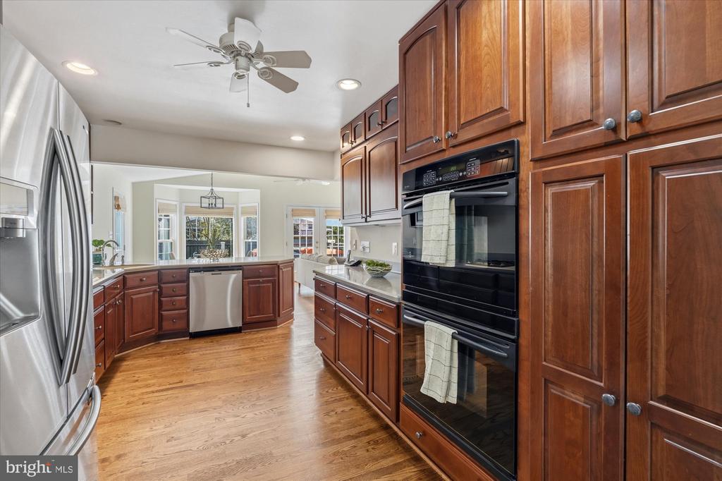 1133 ANESBURY LANE