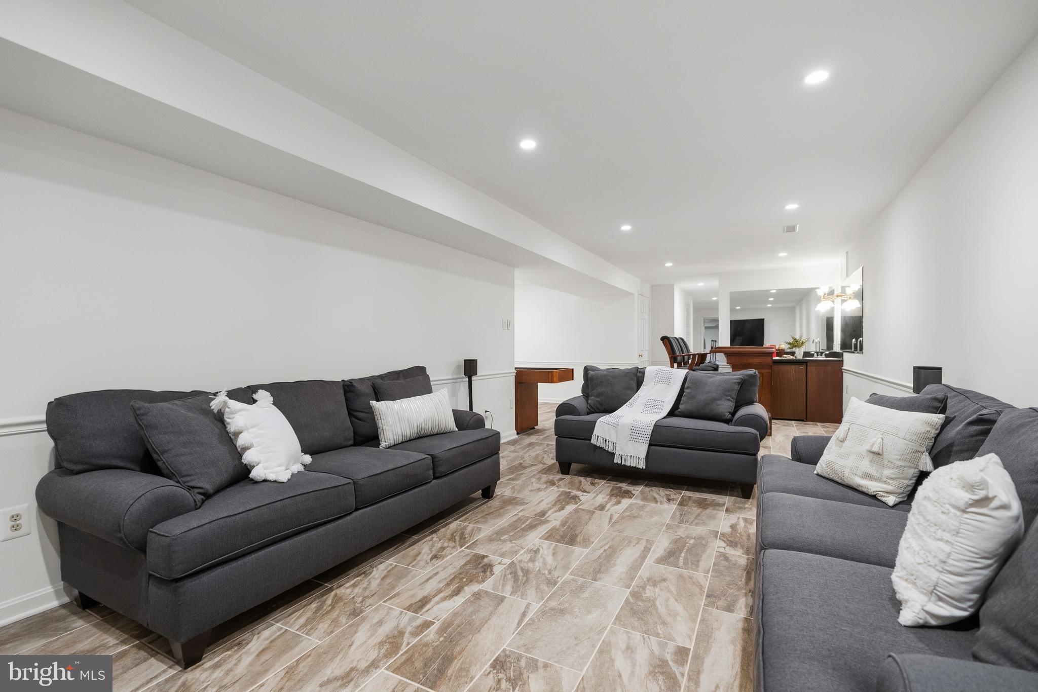 7905 BELLEFLOWER DRIVE