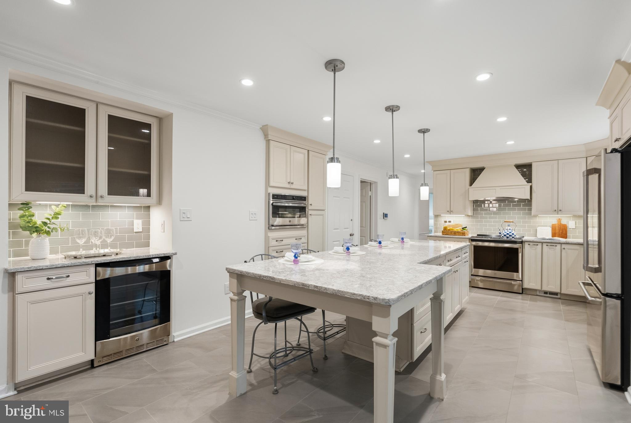 7905 BELLEFLOWER DRIVE
