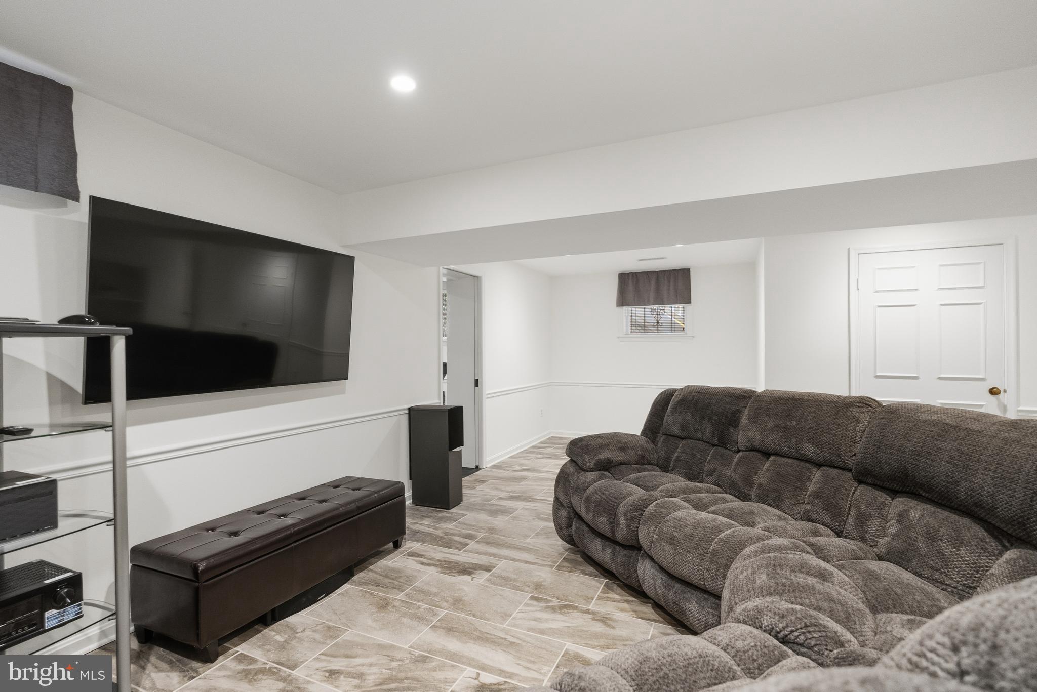 7905 BELLEFLOWER DRIVE