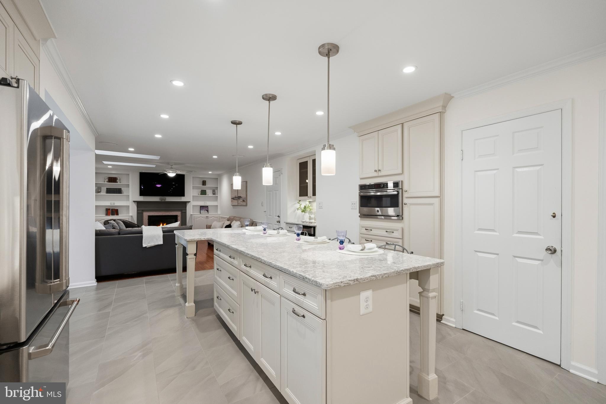 7905 BELLEFLOWER DRIVE
