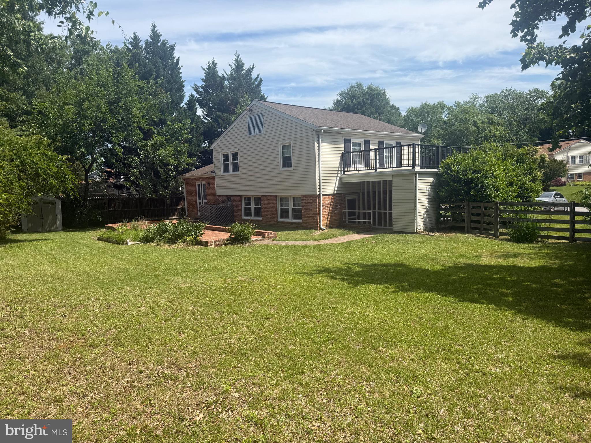8512 DOYLE DRIVE