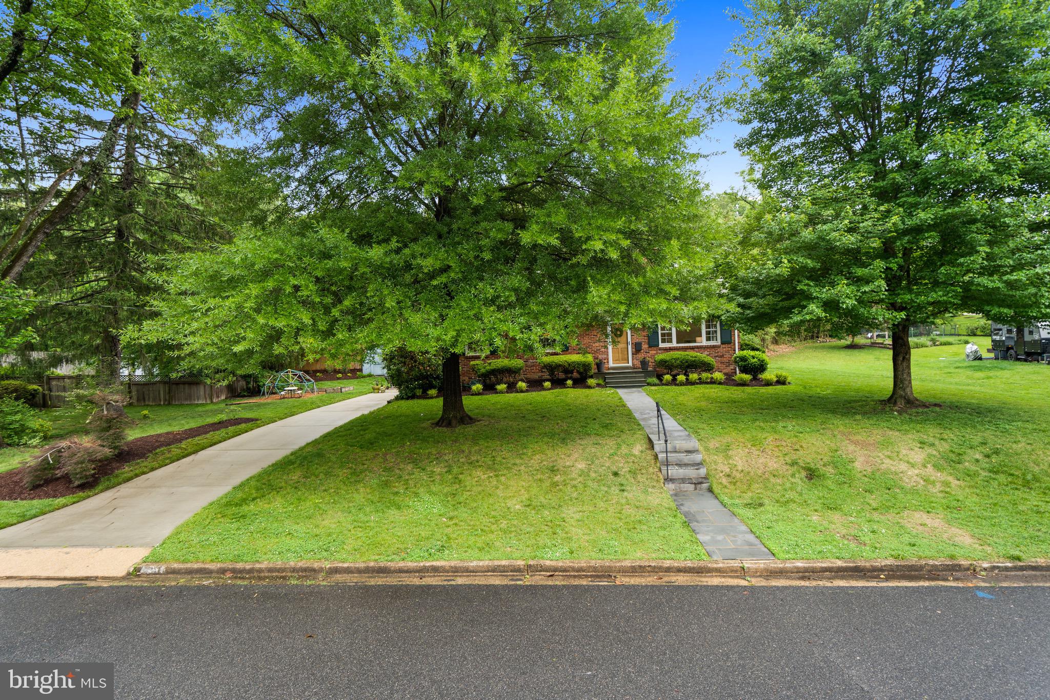 1504 DARE COURT