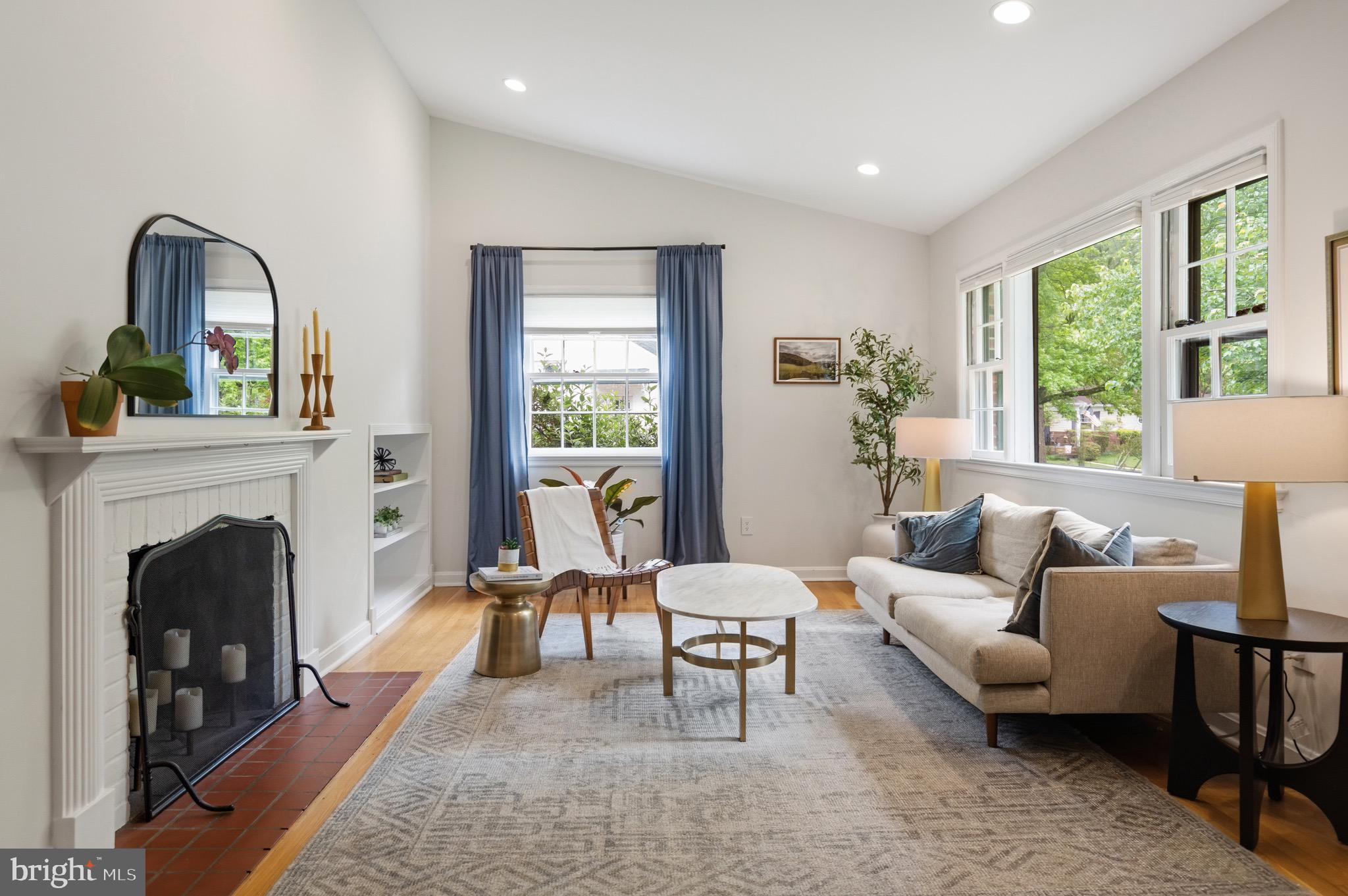 1504 DARE COURT
