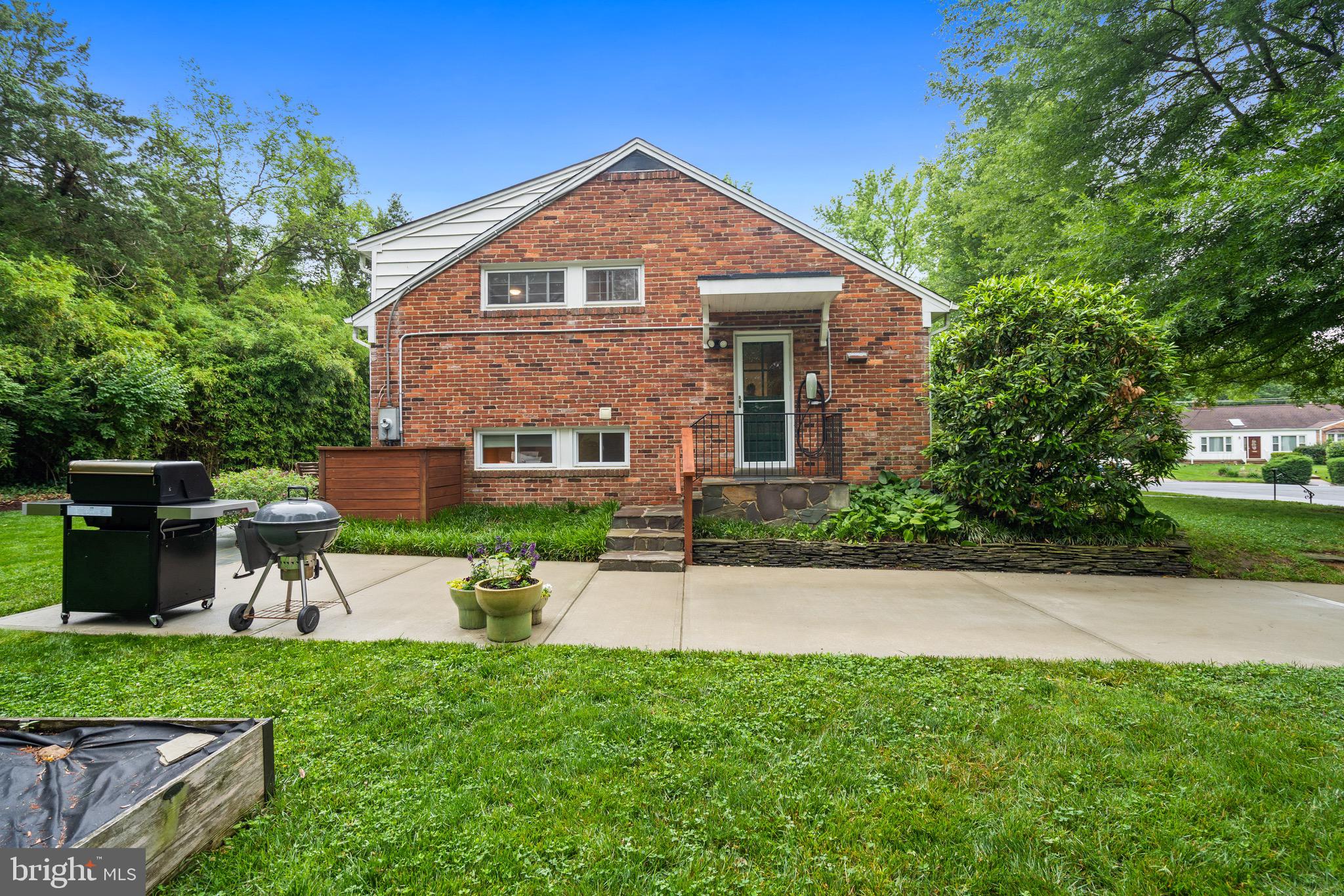 1504 DARE COURT