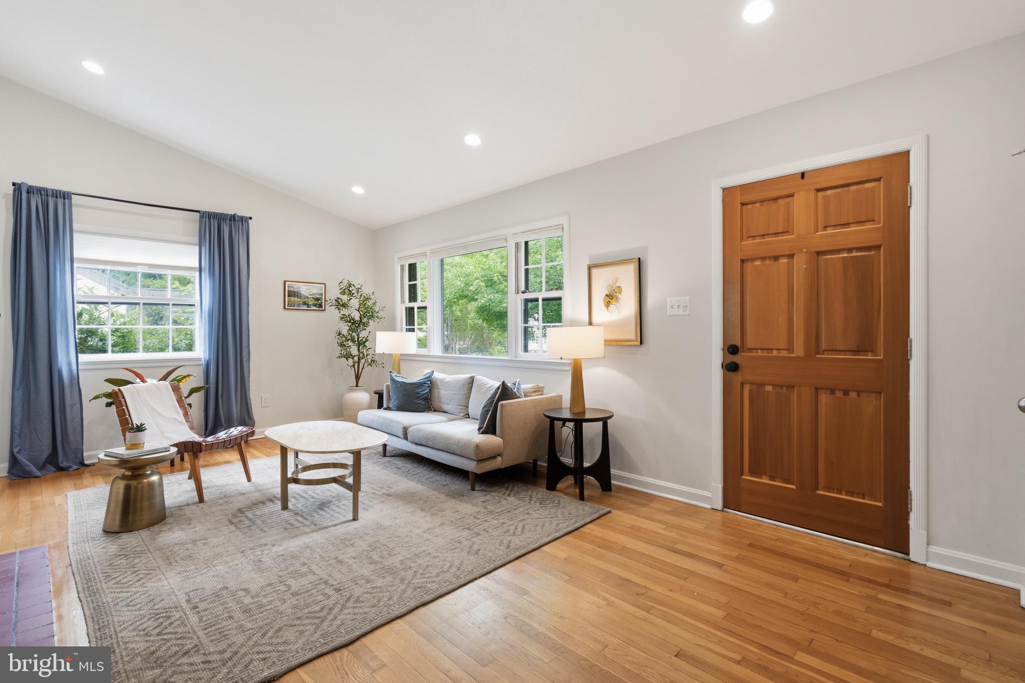 1504 DARE COURT