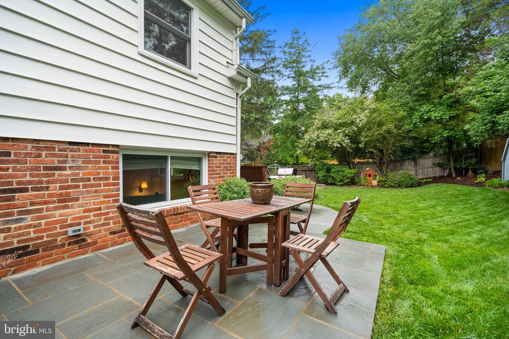 1504 DARE COURT