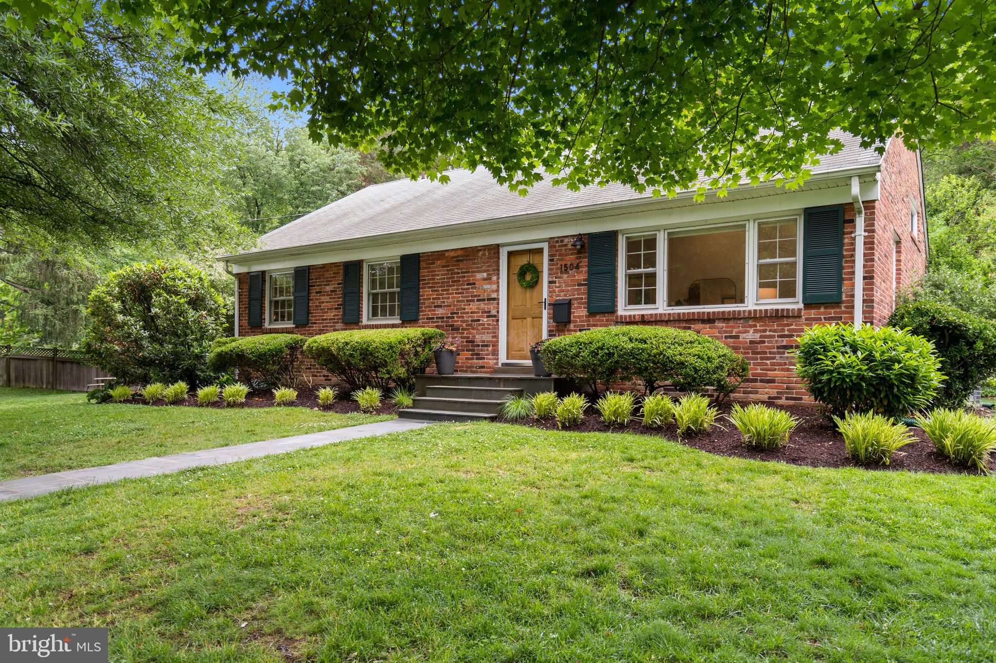 1504 DARE COURT
