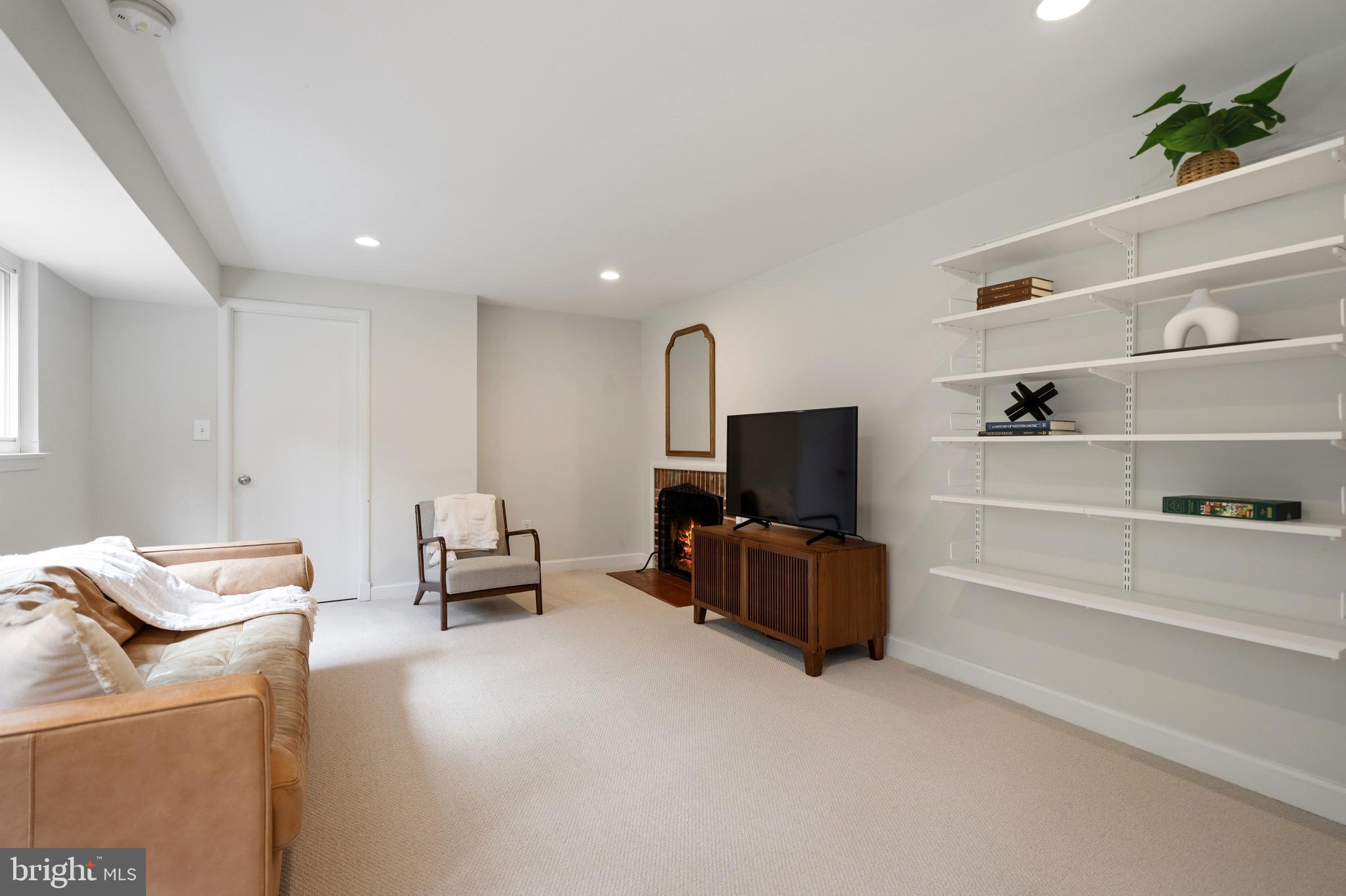 1504 DARE COURT