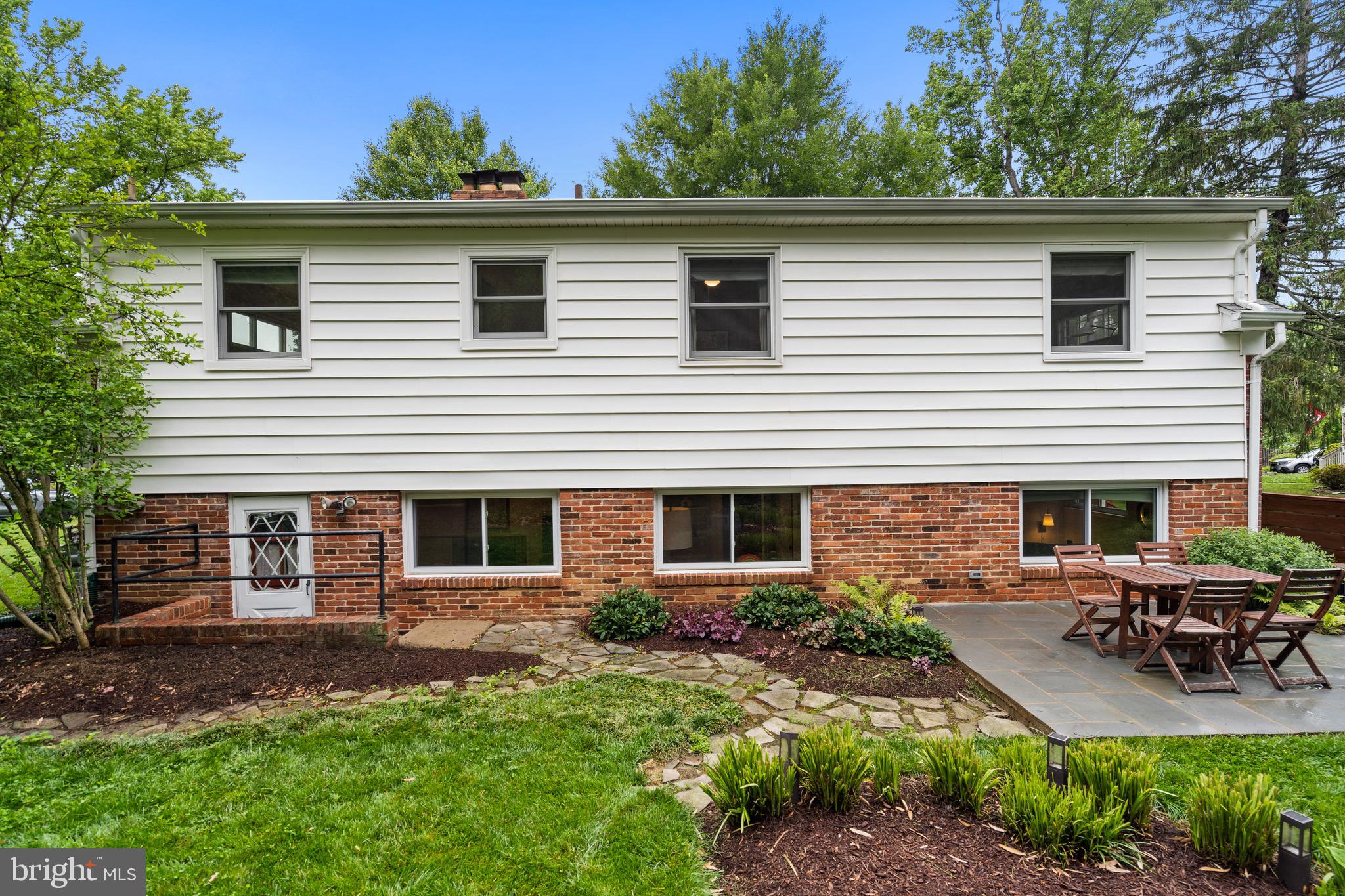 1504 DARE COURT