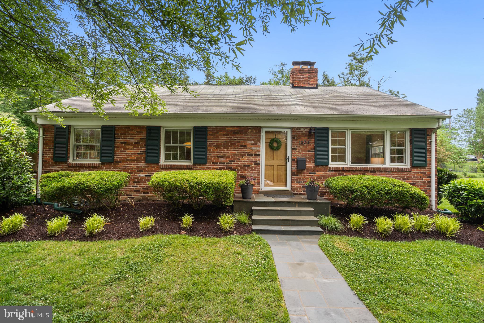 1504 DARE COURT