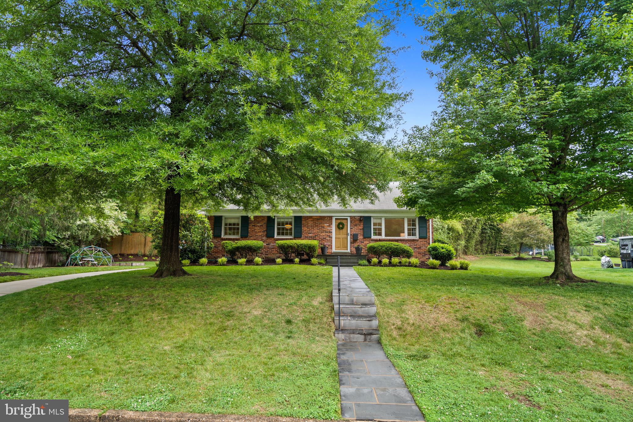 1504 DARE COURT