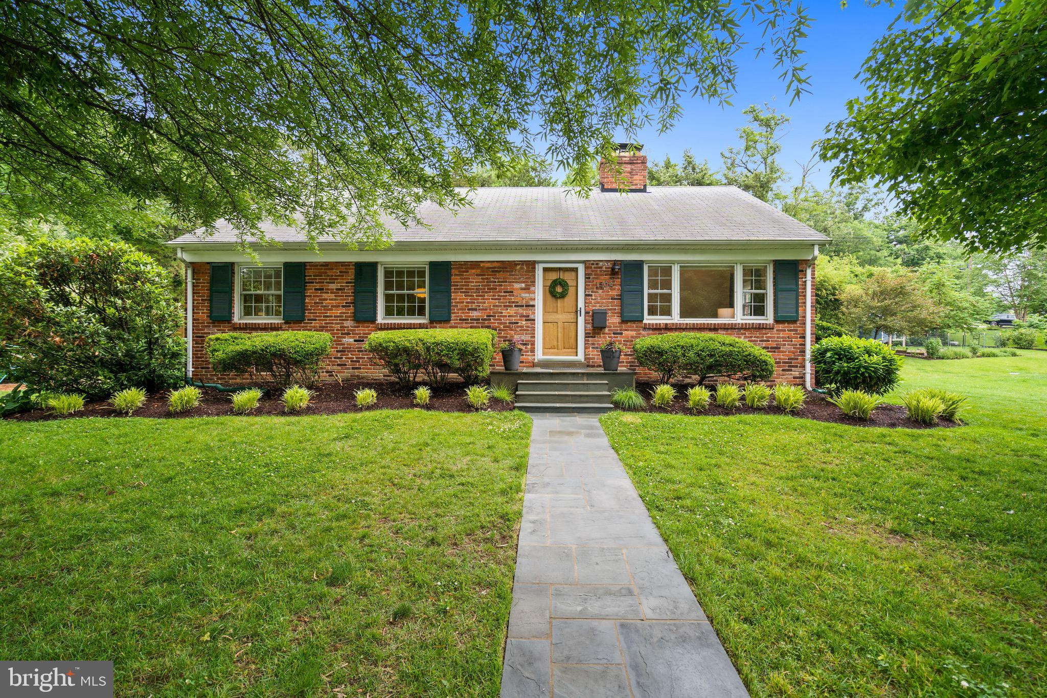 1504 DARE COURT
