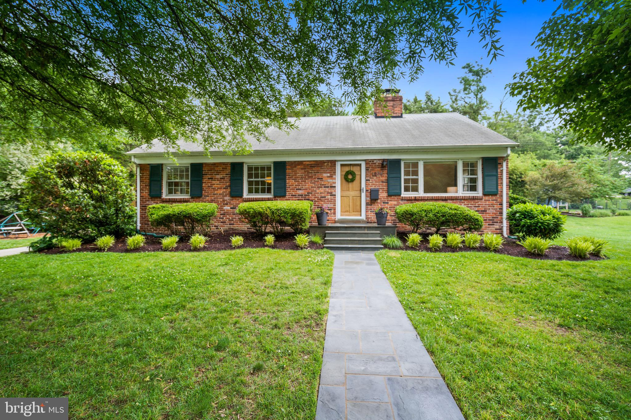1504 DARE COURT