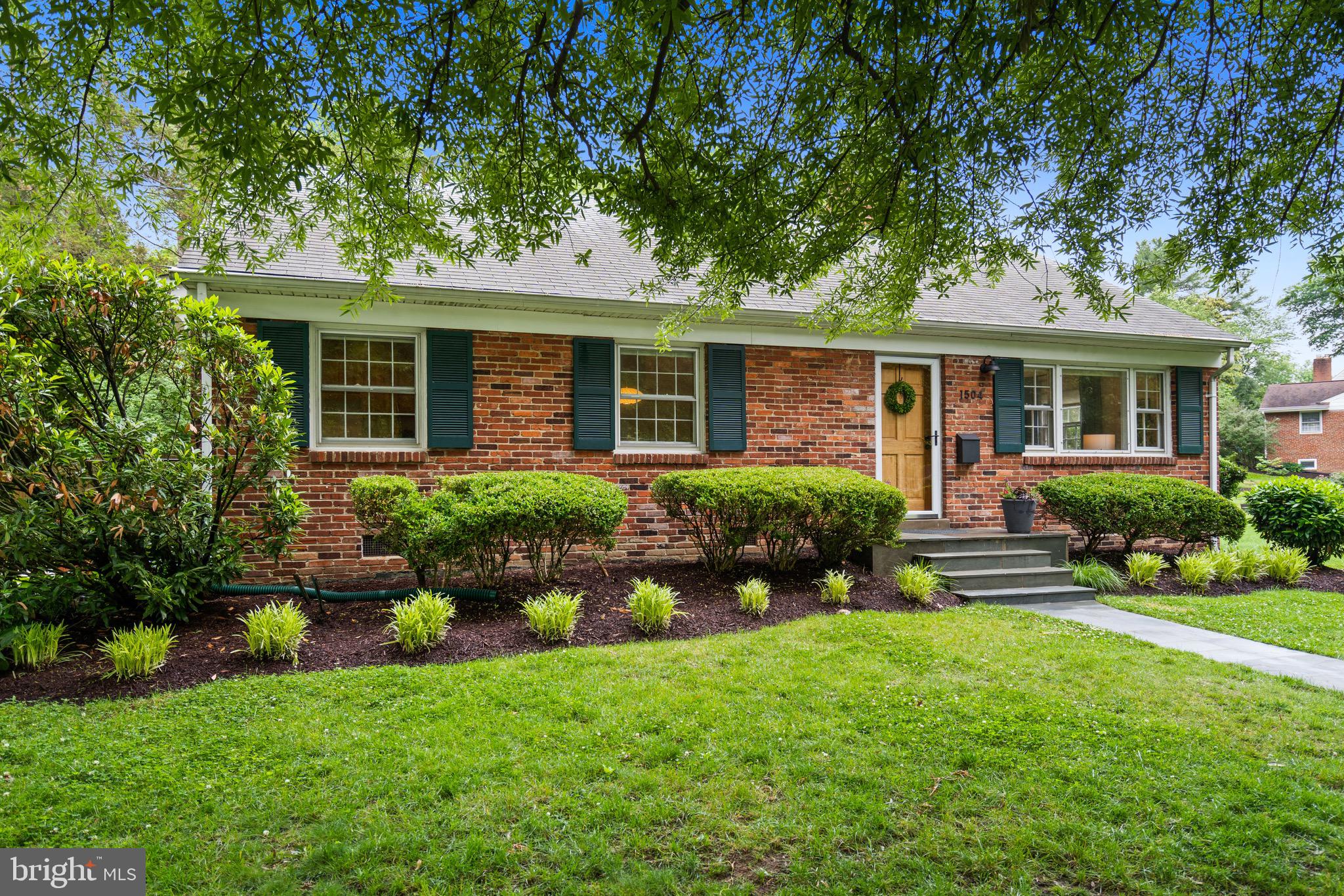 1504 DARE COURT