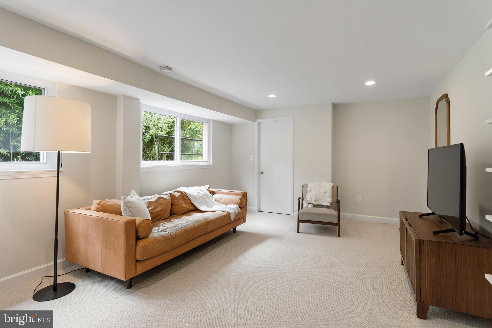 1504 DARE COURT