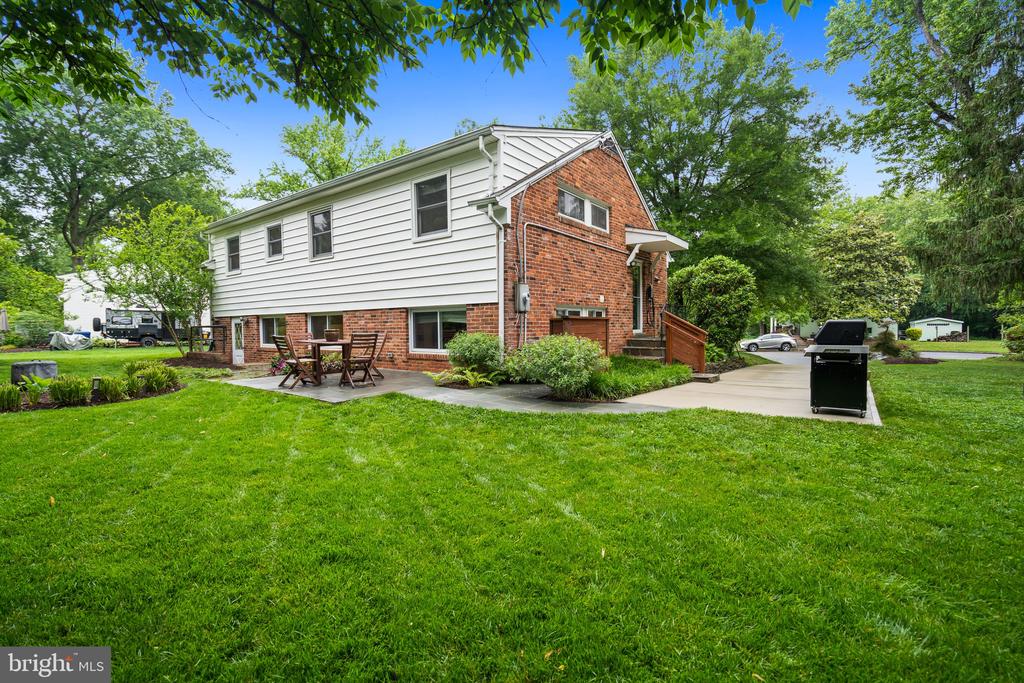 1504 DARE COURT