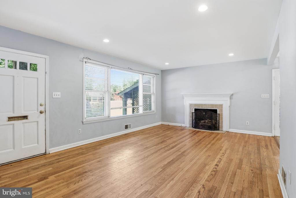8403 FELTON LANE