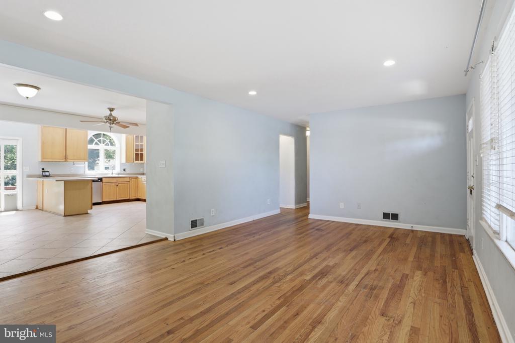 8403 FELTON LANE