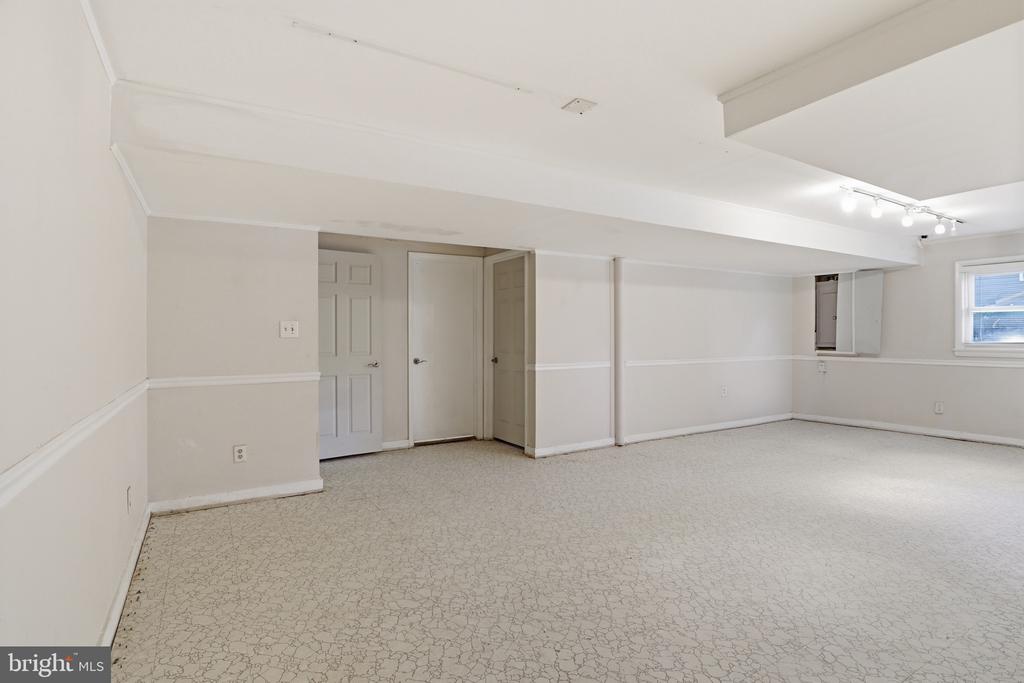 8403 FELTON LANE