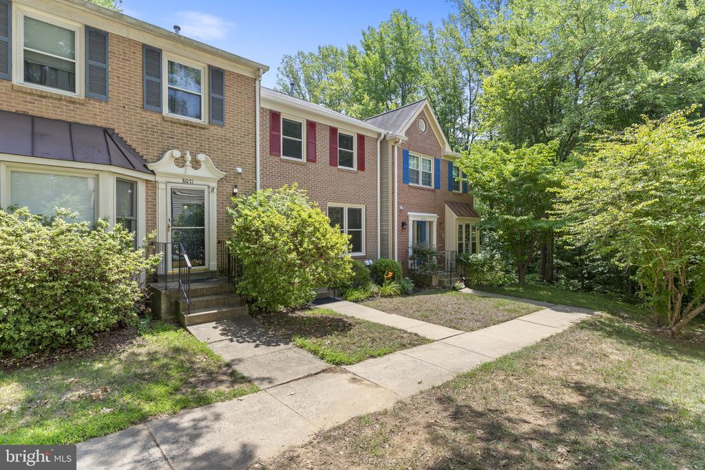 8073 MORNING MEADOW COURT
