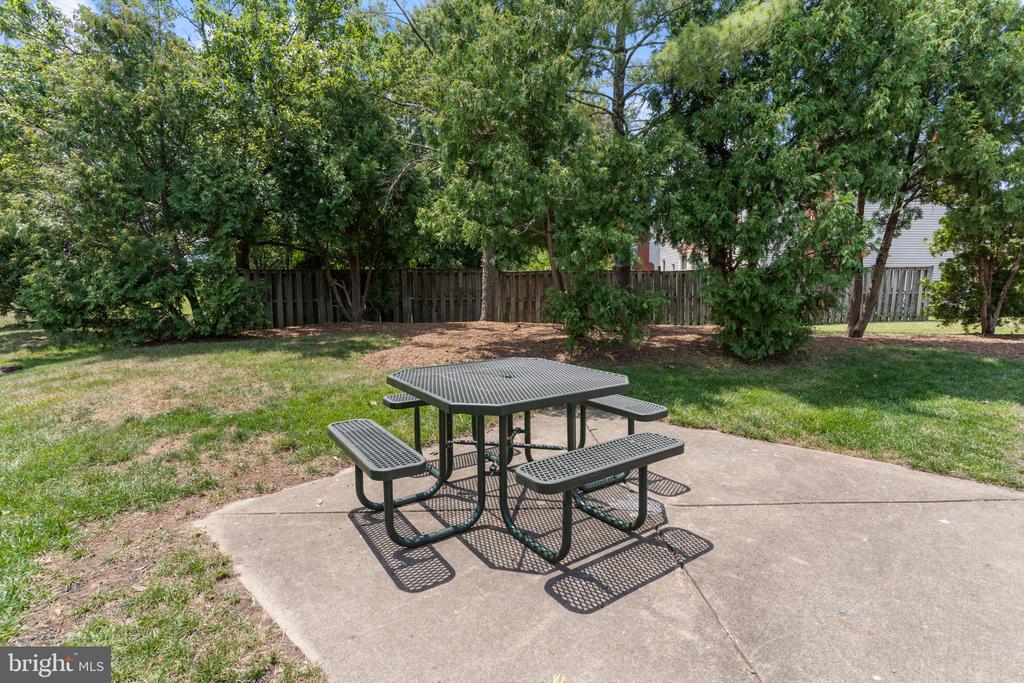 8073 MORNING MEADOW COURT