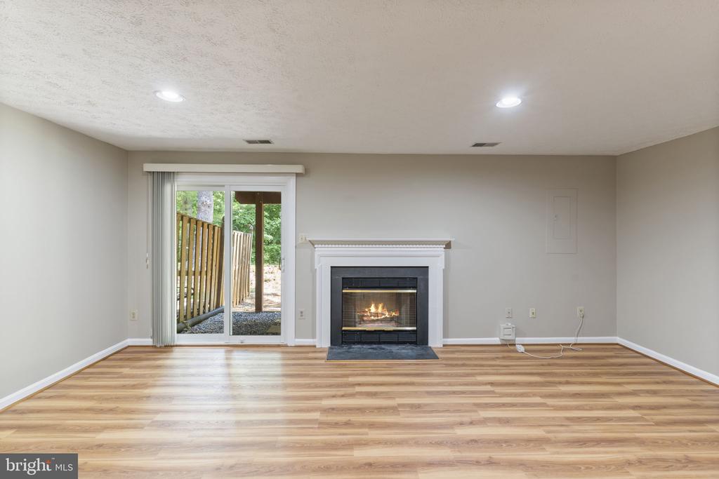8073 MORNING MEADOW COURT