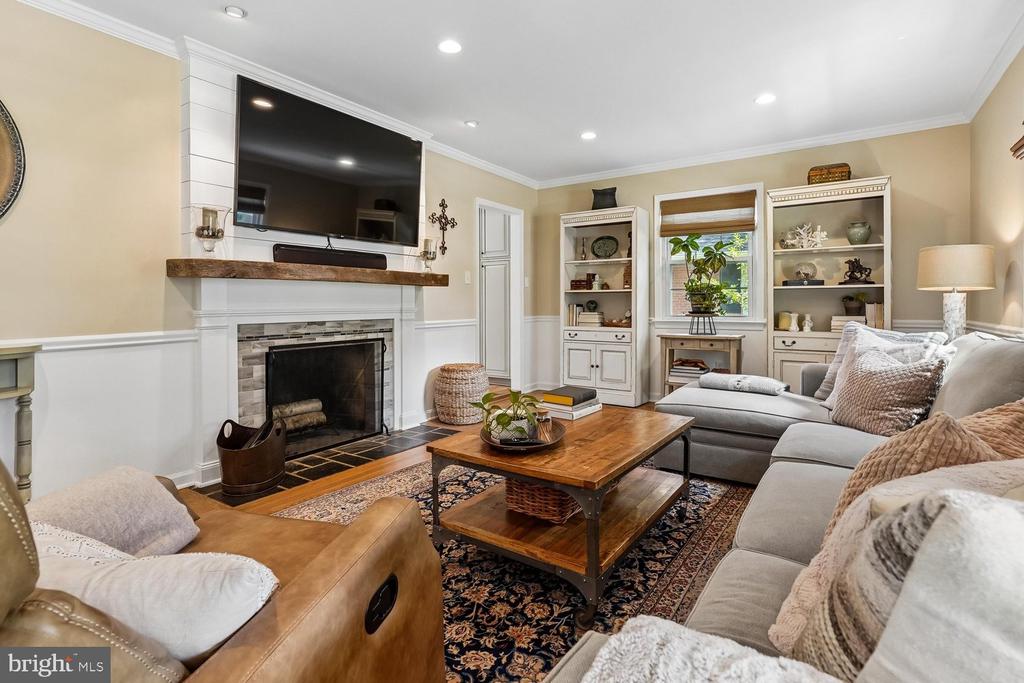 1010 EMERALD DRIVE