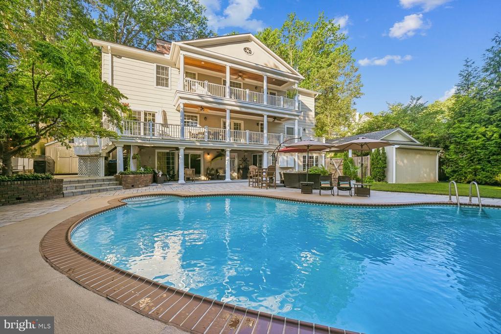 1010 EMERALD DRIVE