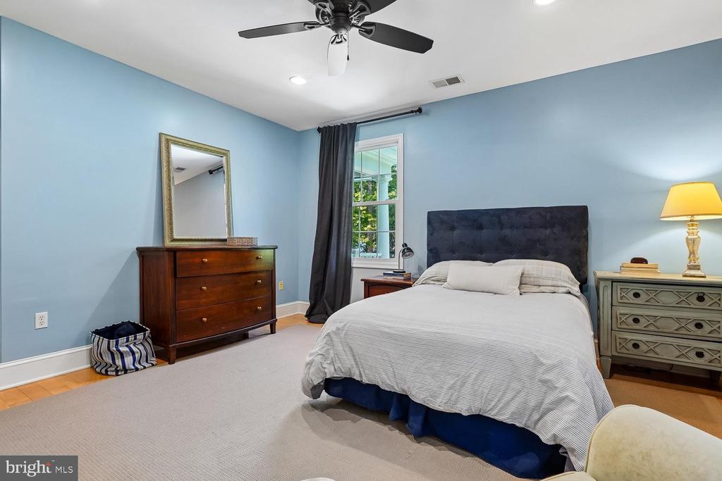 1010 EMERALD DRIVE