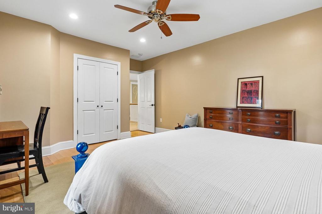 1010 EMERALD DRIVE