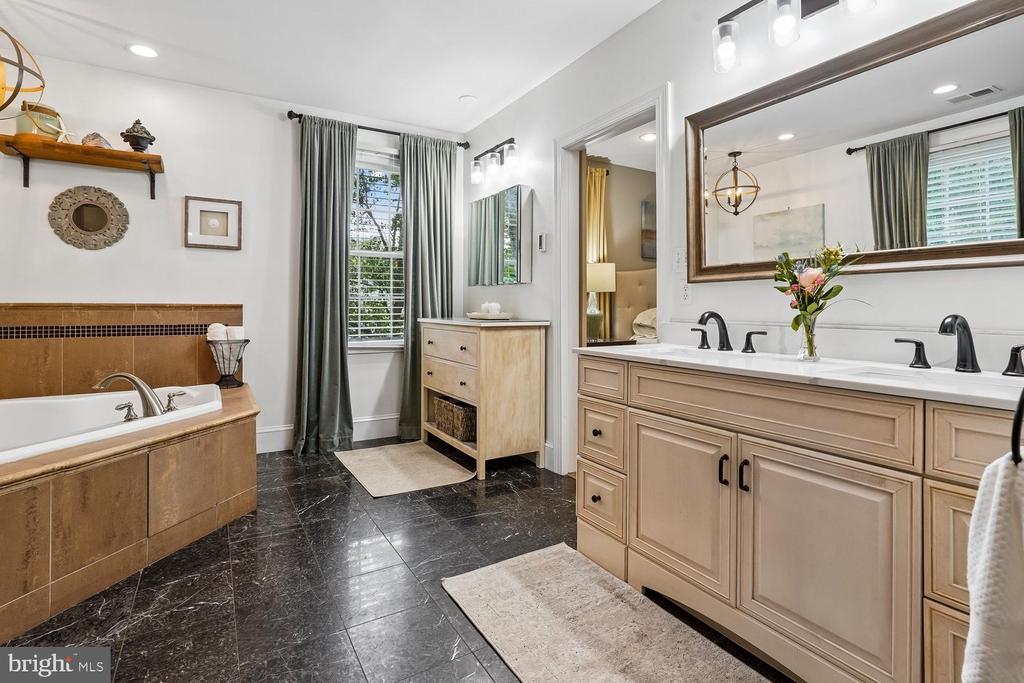 1010 EMERALD DRIVE